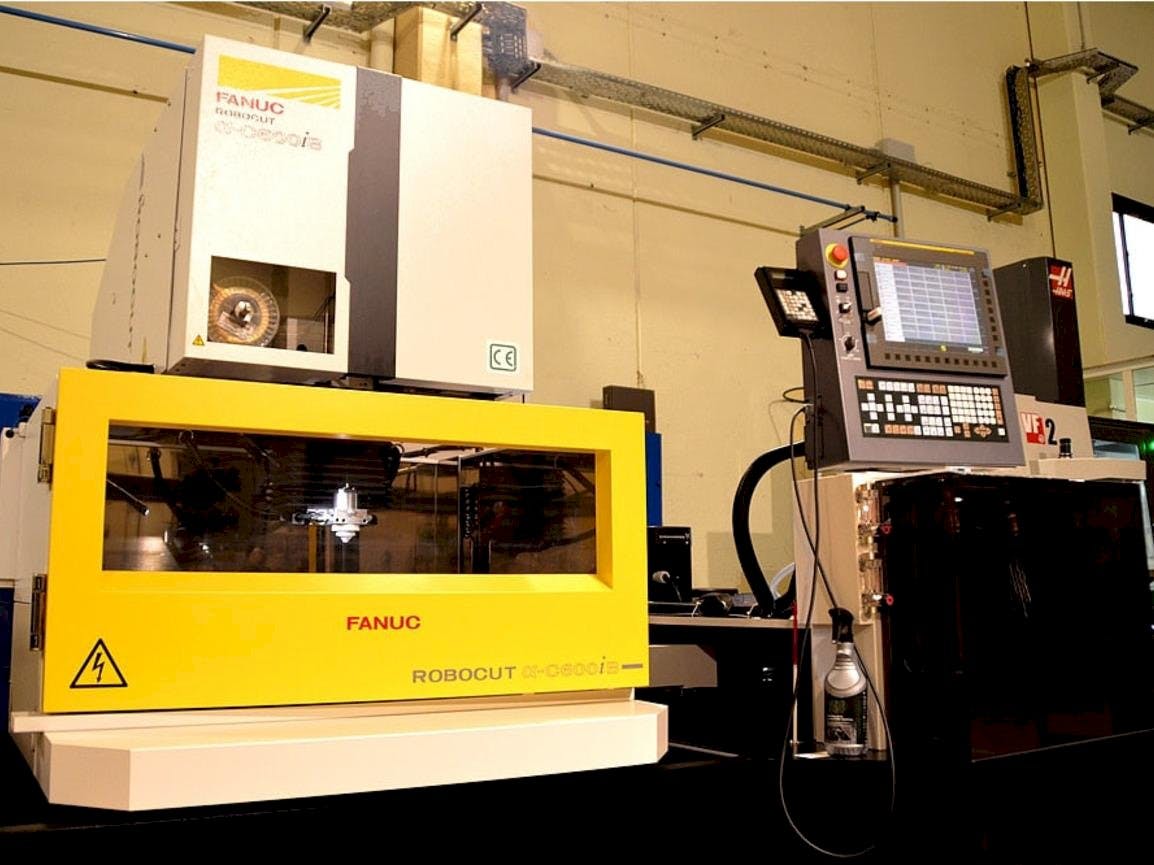 Front view of FANUC Robocut Alpha-CiB  machine