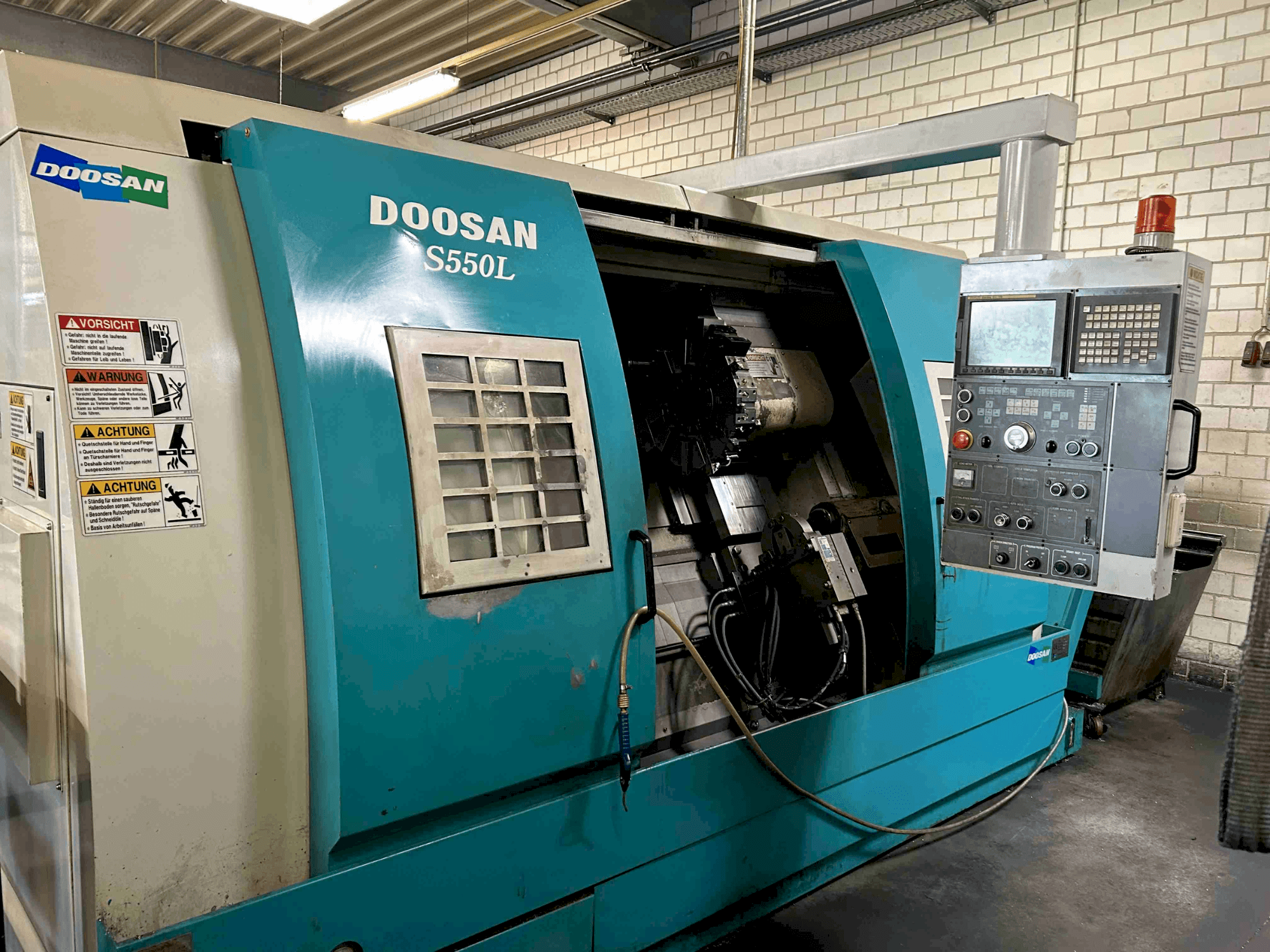 Front view of DOOSAN S550L  machine