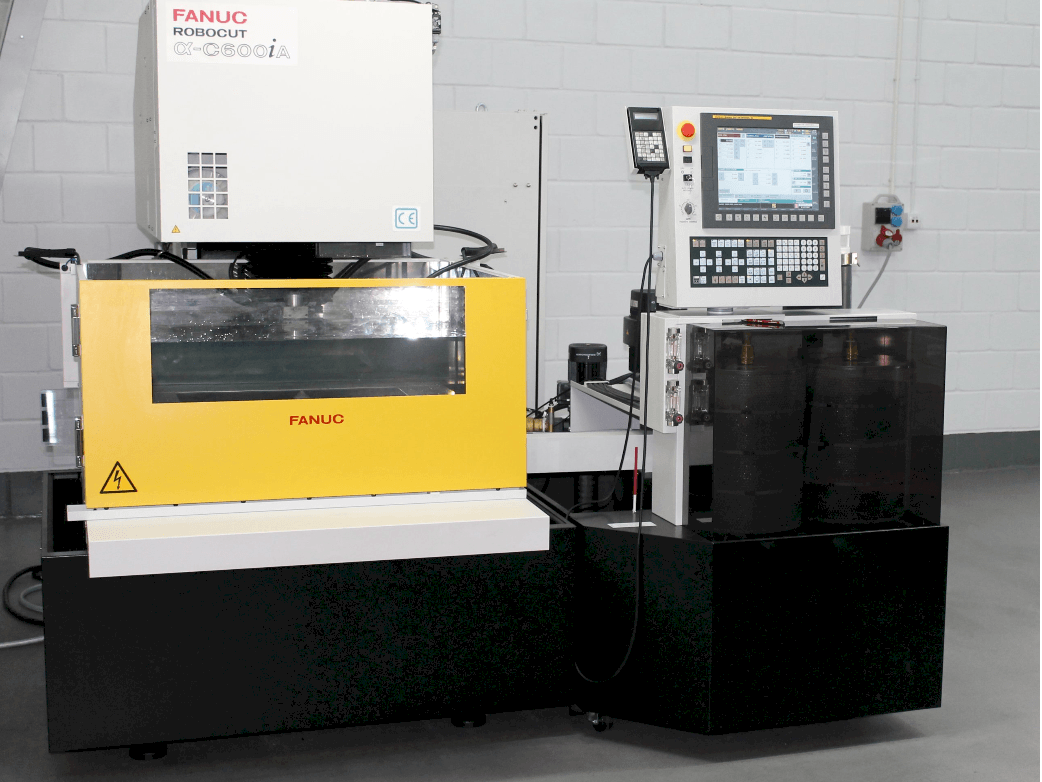 Front view of FANUC RoboCut Alfa C600iA  machine