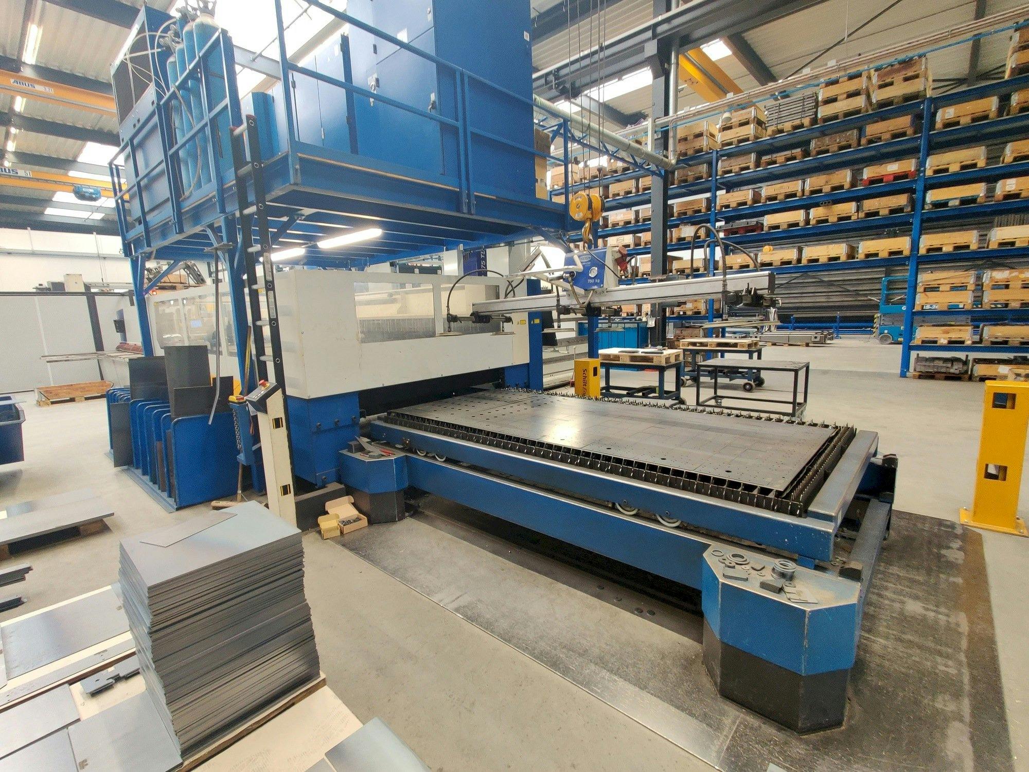 Left side view of Trumpf Trumatic L 3030  machine