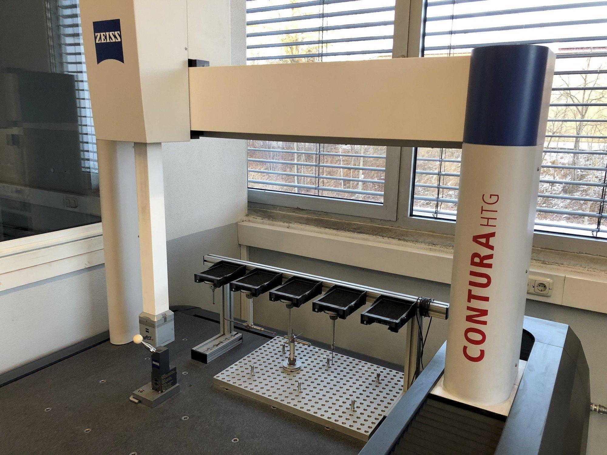 Front view of CONTURA 10/16/6  machine