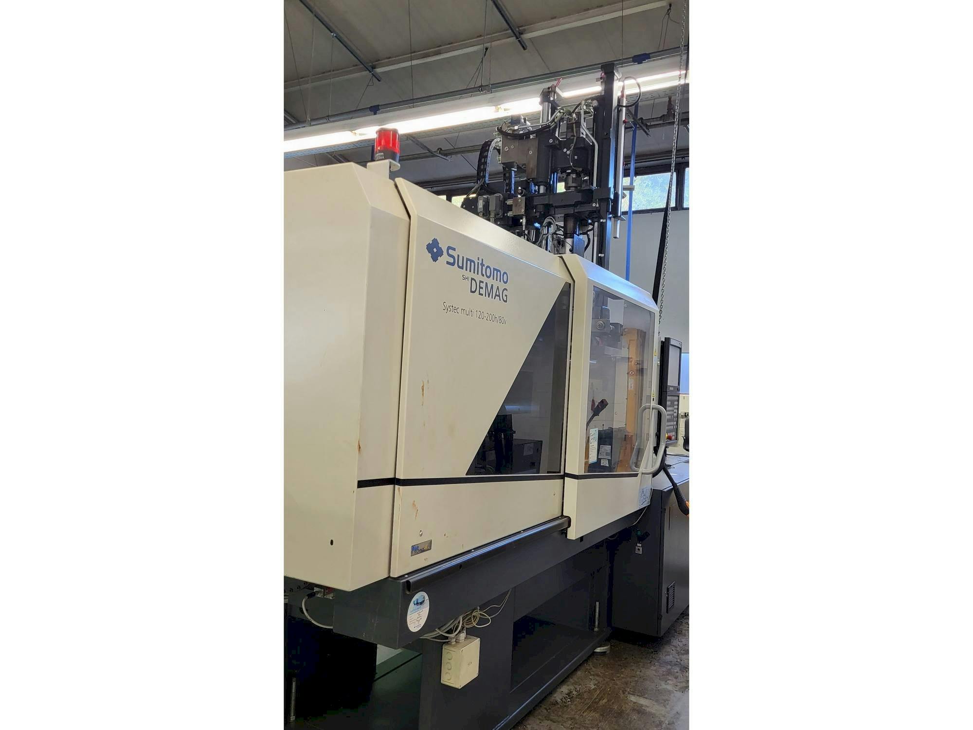 Left side view of Sumitomo SHI DEMAG Systec Multi 120/470-200h/80V  machine