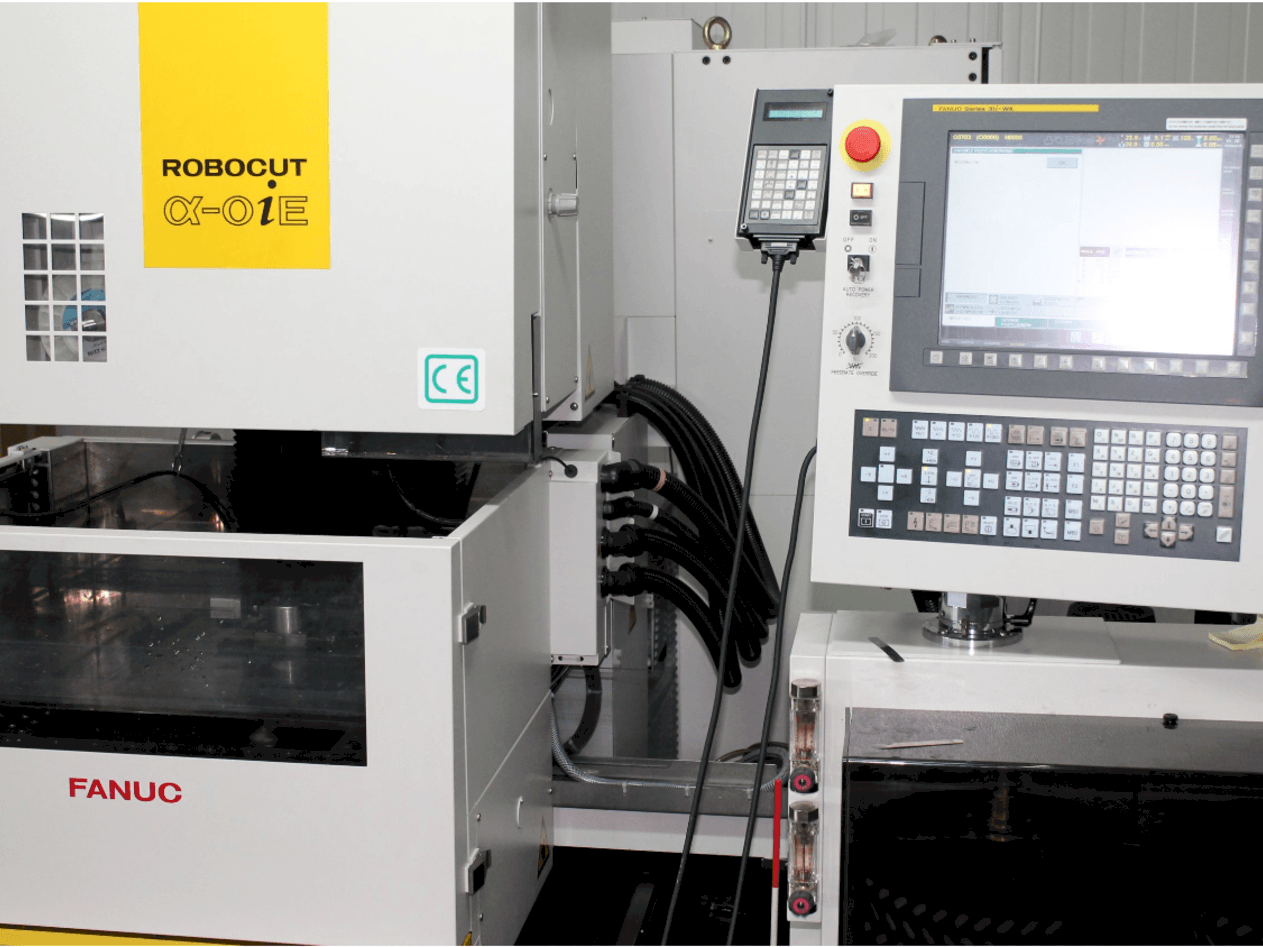 Front view of FANUC RoboCut Alfa OiE  machine