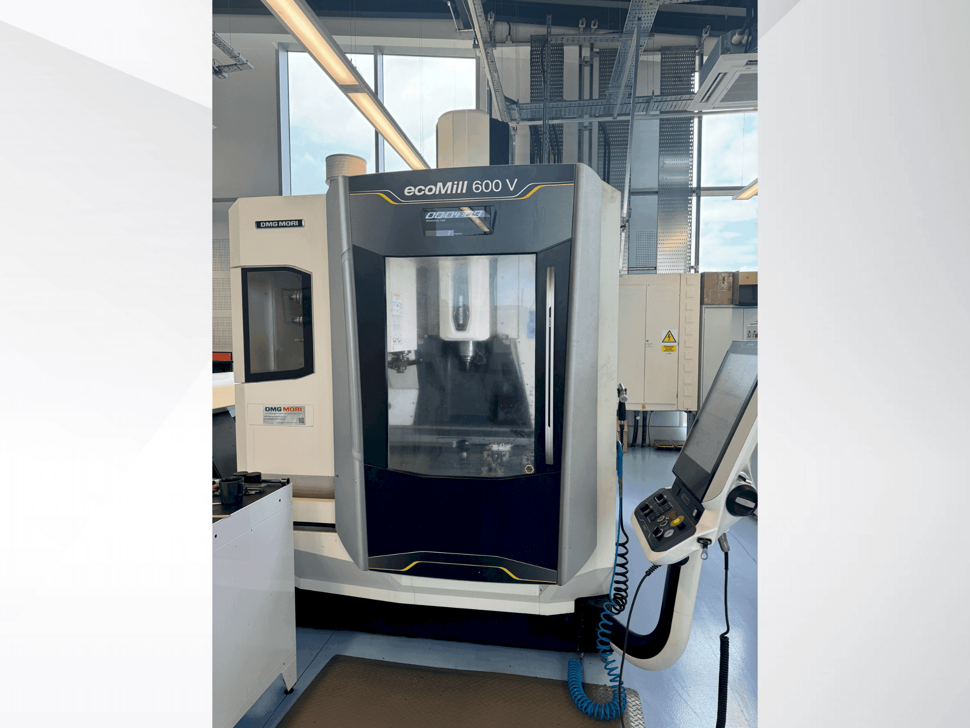 Front view of DMG MORI ecoMILL 600V  machine