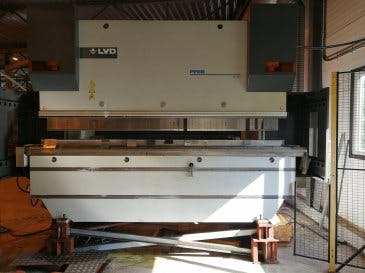 Front view of LVD PPEB-8 80/3050 Machine