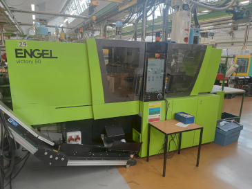 Front view of Engel Victory 200/50 spex  machine