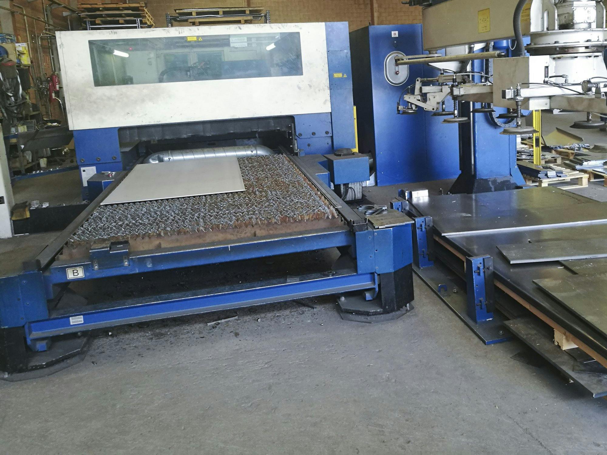 Front view of Trumpf Trumatic L3050 Machine