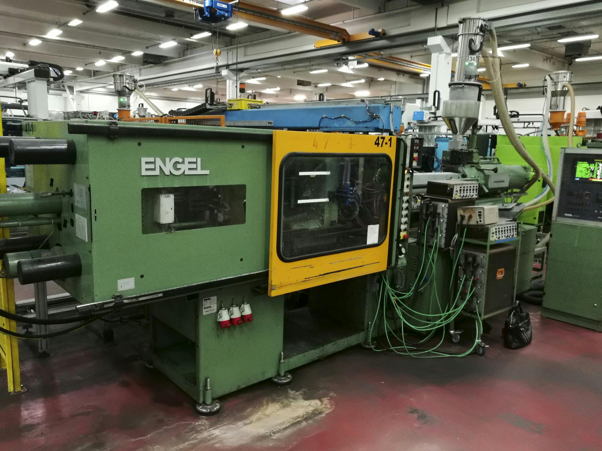 Left view of ENGEL ES 1300/200 machine