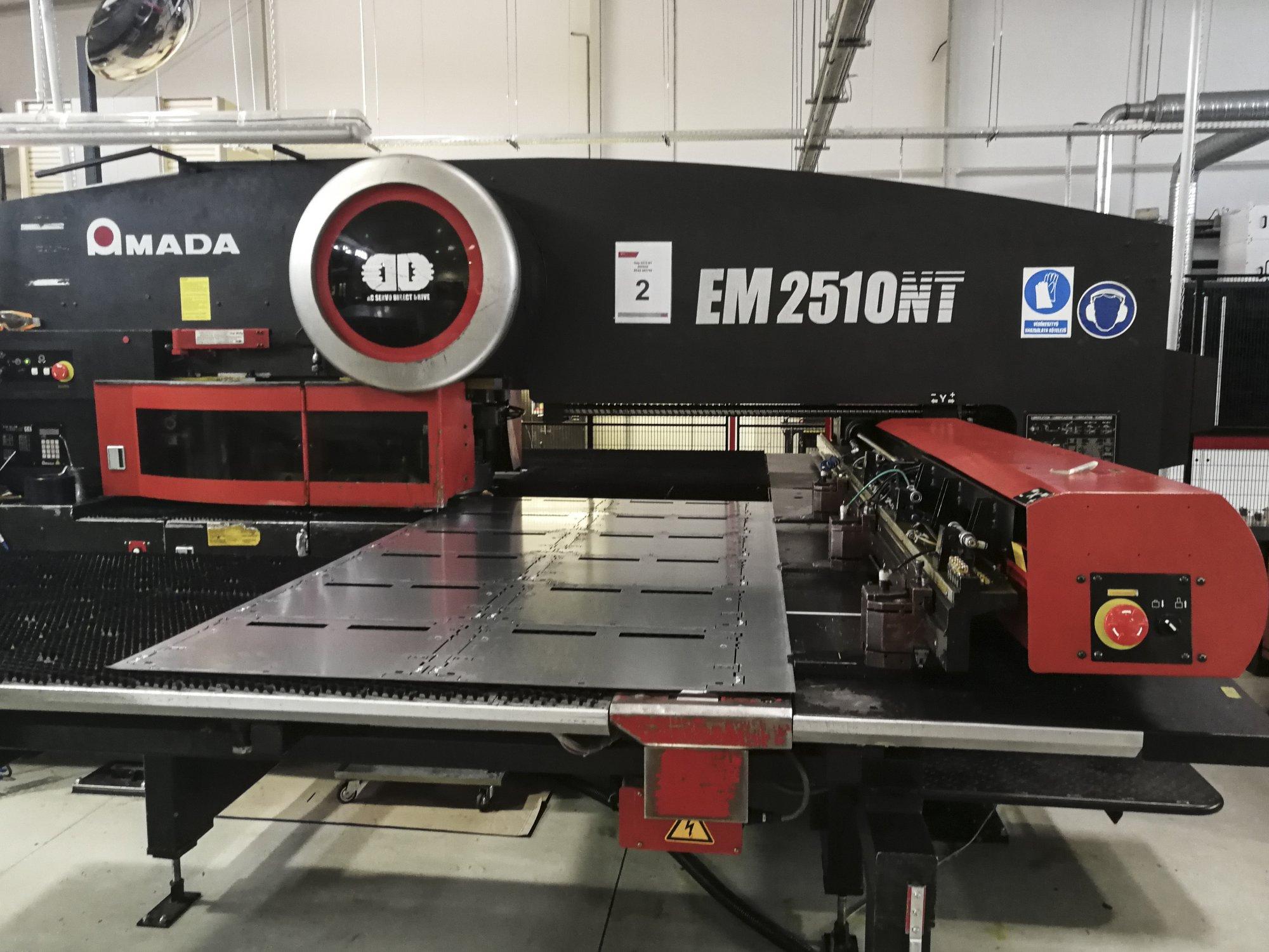 Front view of AMADA EM2510NT Machine