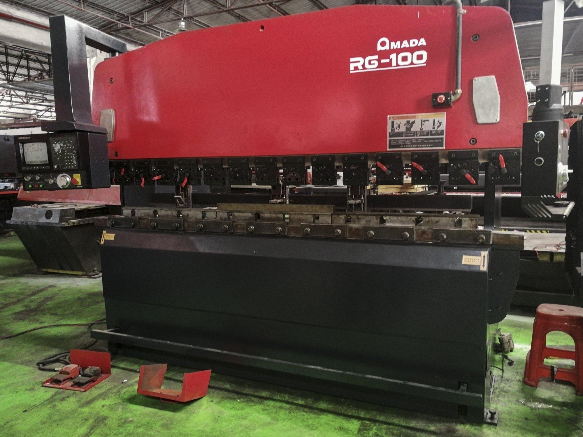 Right view of AMADA RG-100 Machine