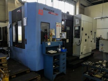 Left view of Doosan HP 6300 Machine