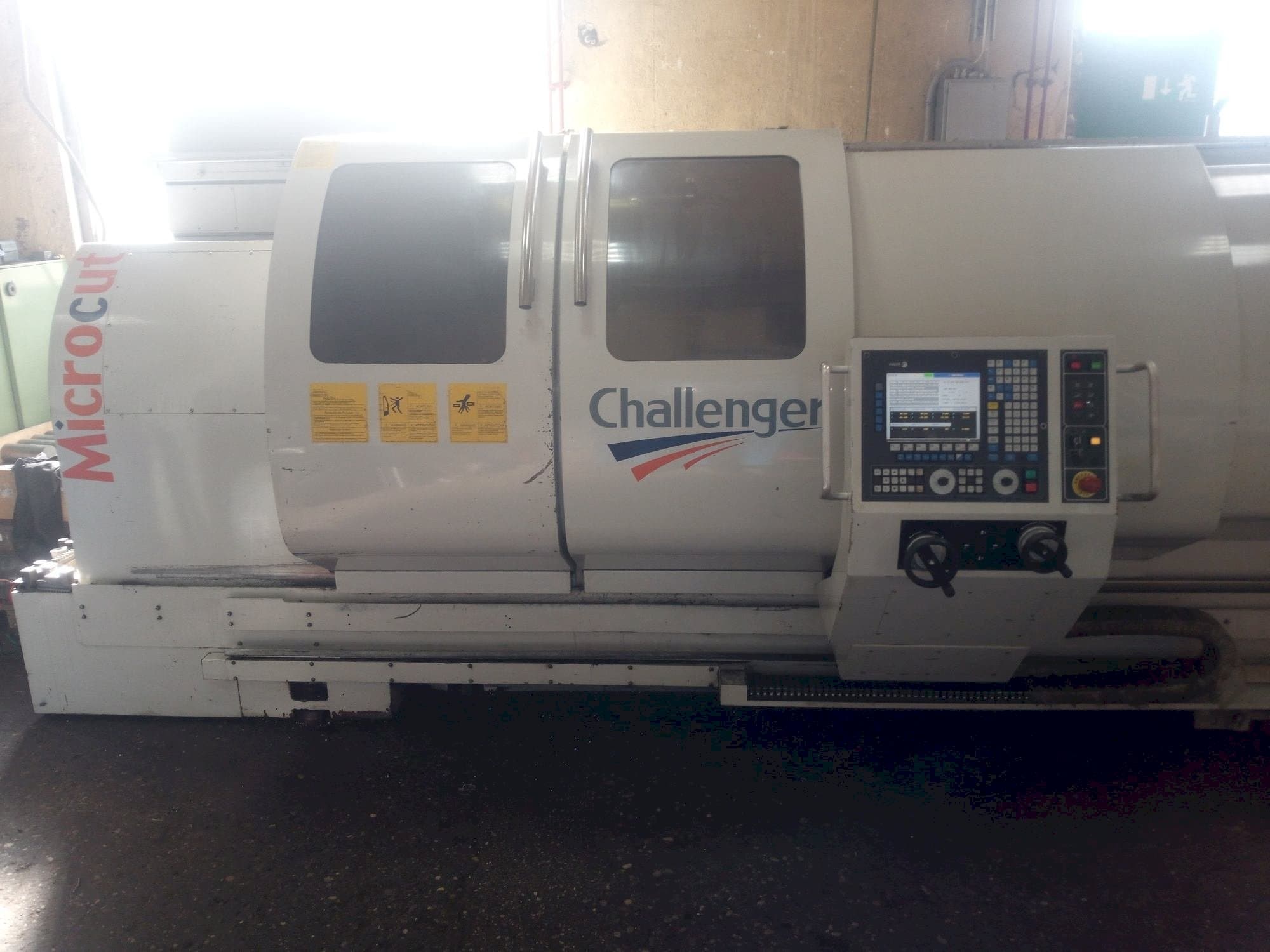 Front view of MICROCUT BNC 2280 machine